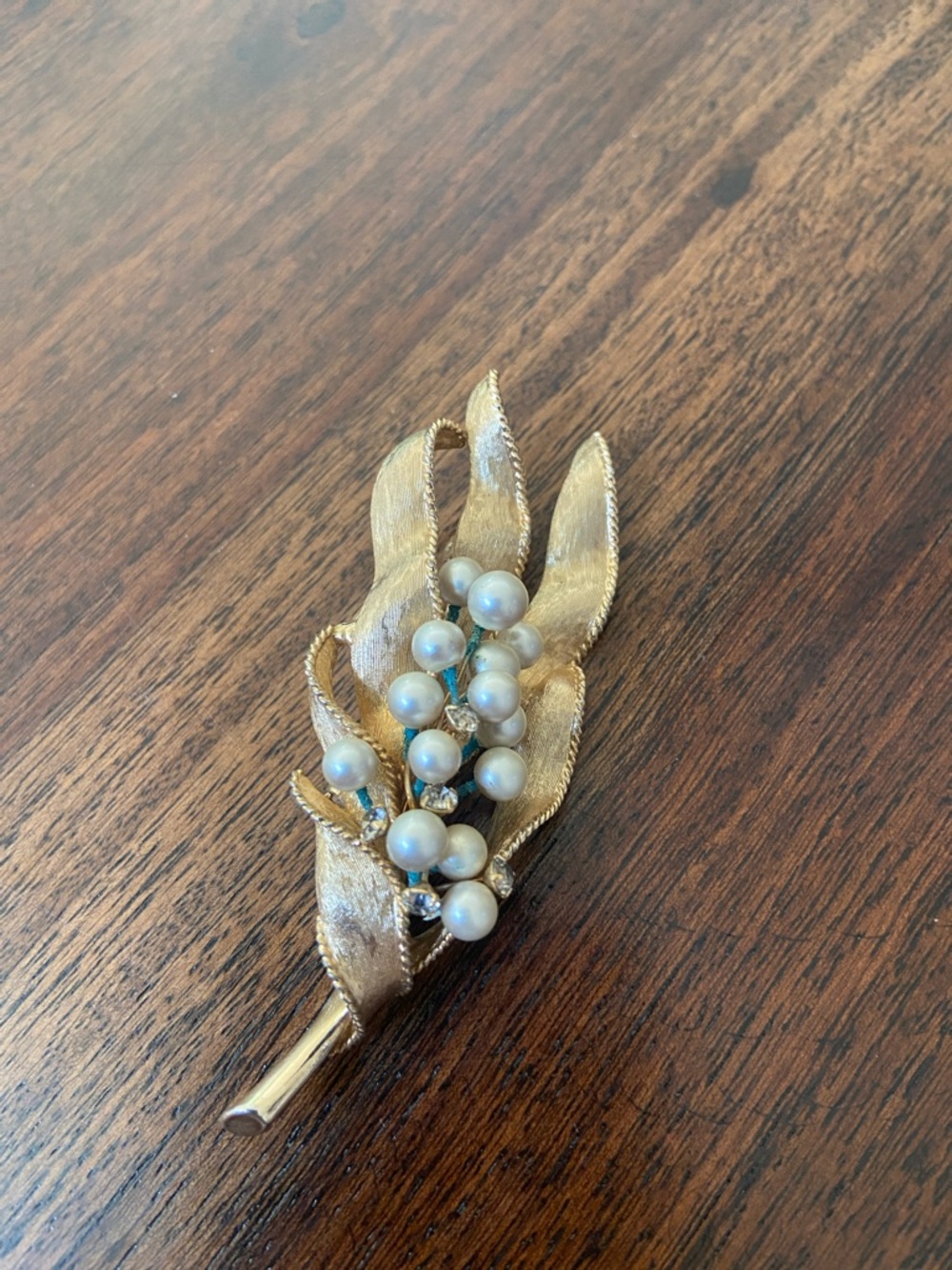 Vintage Gold-Tone Pearl Cluster Leaf Brooch - Women Jewelry